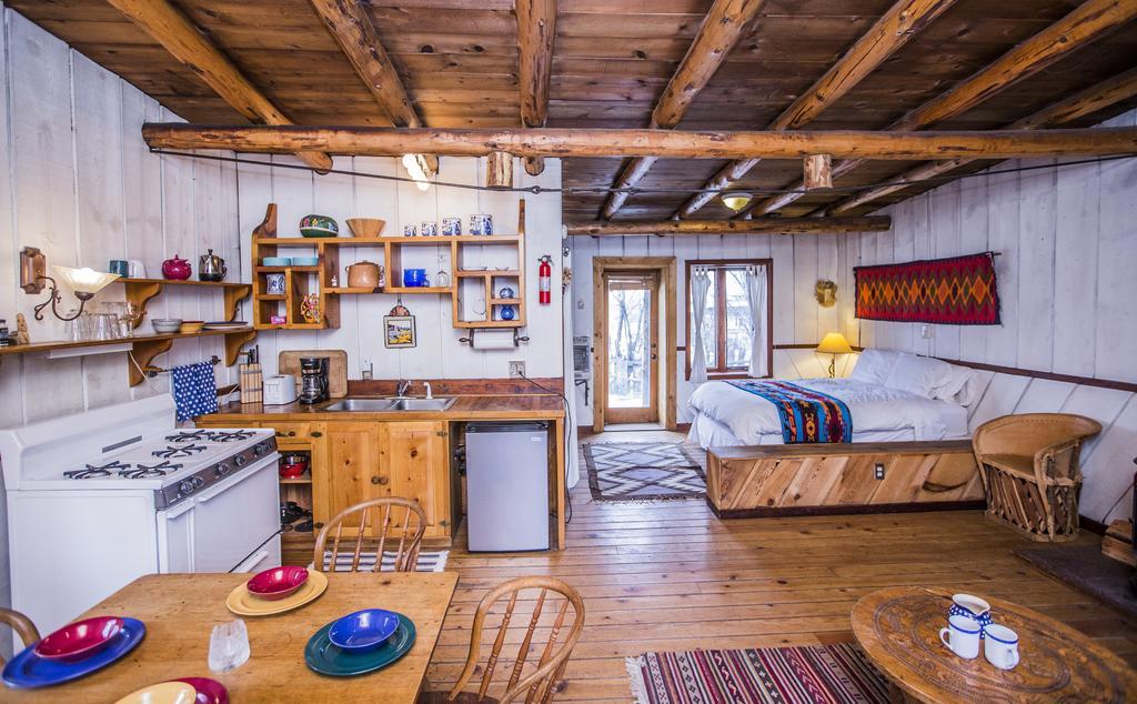 Taos Goji Farm & Eco-Lodge Retreat Arroyo Seco Экстерьер фото