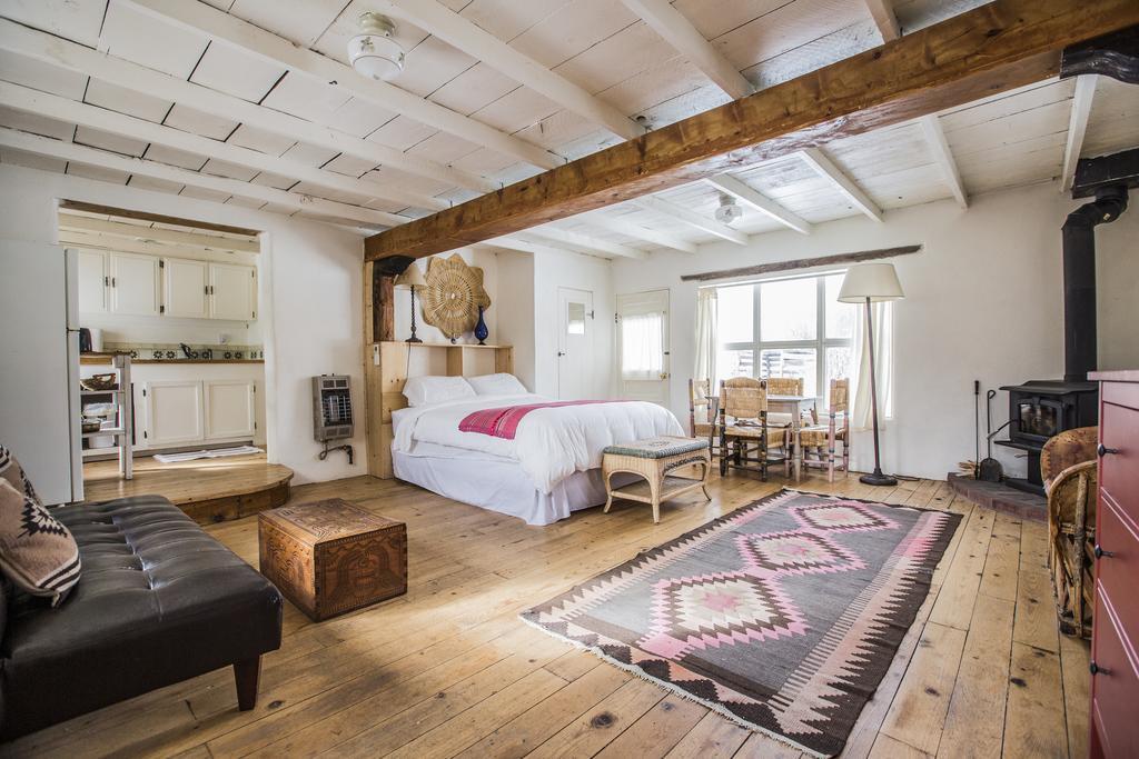 Taos Goji Farm & Eco-Lodge Retreat Arroyo Seco Экстерьер фото